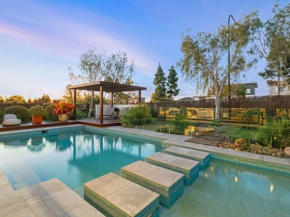 Sublime Contemporary Designer Villa with Pool and Sauna, Rochedale